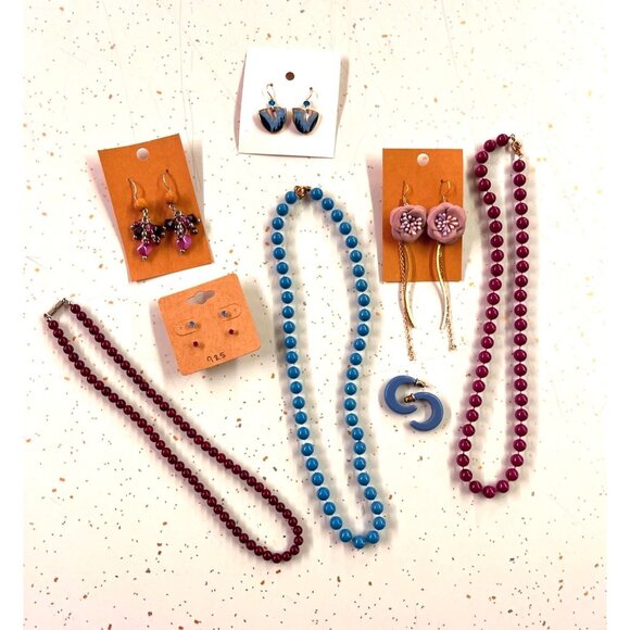 Vintage Jewelry Set Of 9 Pieces: 6 Earrings & 3 Beaded Necklaces In Maroon & Gra - Picture 2 of 9